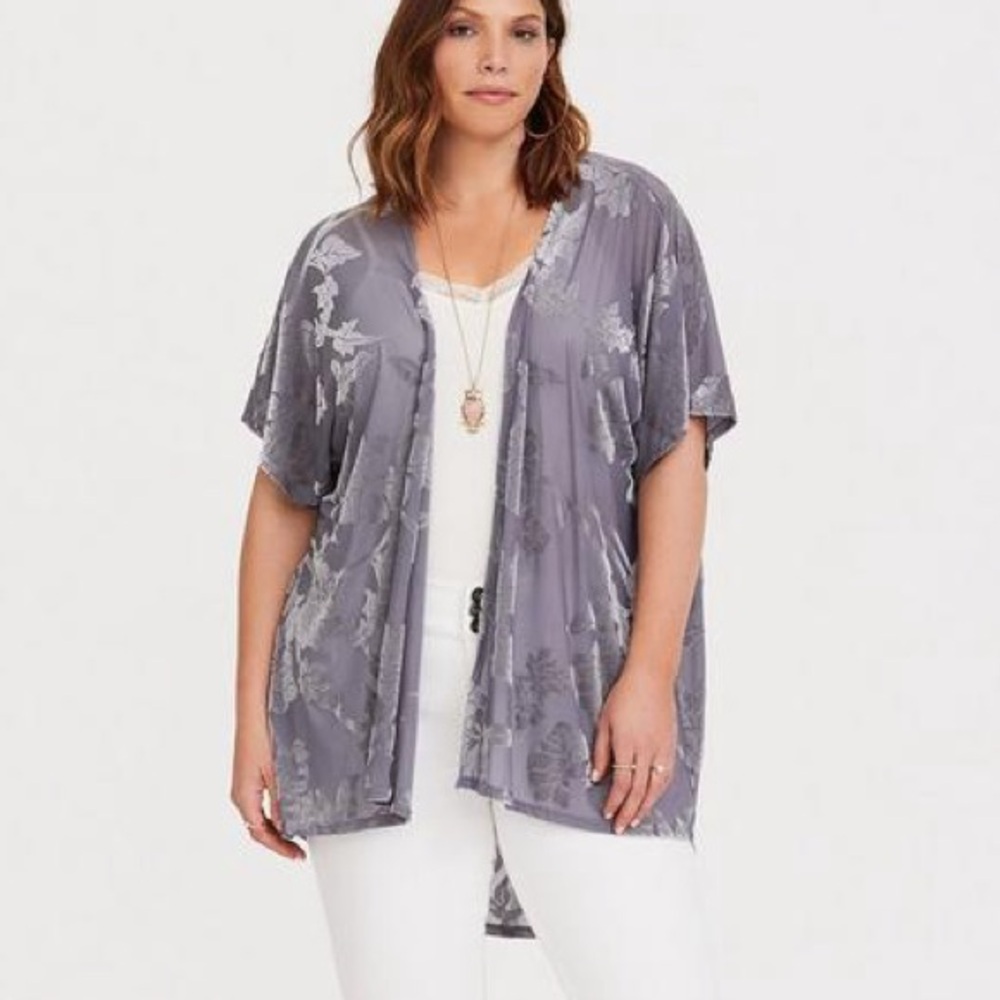 Torrid medium pearl grey short sleeve Burnout Kimono velvet floral